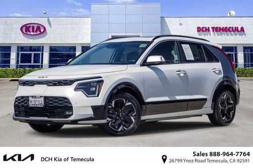 Snow White Pearl 2023 Kia Niro EV Wave