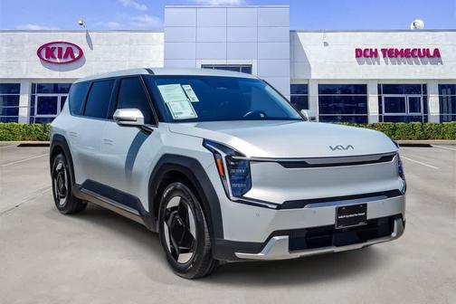 Ivory Silver 2024 Kia EV9 Light Long Range
