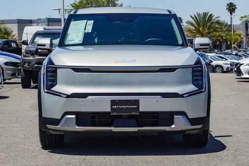 Ivory Silver 2024 Kia EV9 Light Long Range