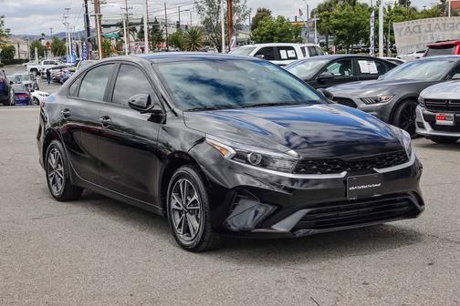 Aurora Black 2023 Kia Forte LXS