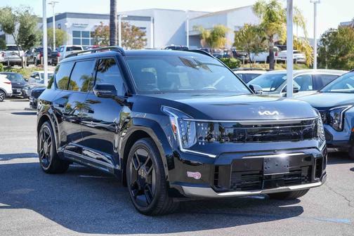 Aurora Black Pearl 2024 Kia EV9 GT-Line