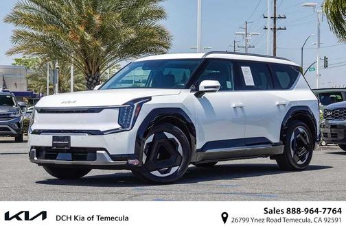 Snow White Pearl 2024 Kia EV9 Land