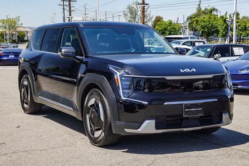Aurora Black Pearl 2024 Kia EV9 Light Long Range
