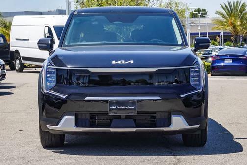 Aurora Black Pearl 2024 Kia EV9 Light Long Range