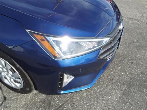 Photo 3 of 29 of 2020 Hyundai Elantra SE