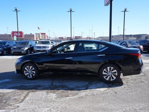 2025 Nissan Altima S FWD