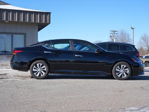 2025 Nissan Altima S FWD