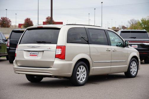 2015 Chrysler Town & Country Touring