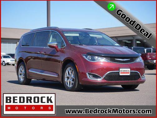 Velvet Red Pearlcoat 2017 Chrysler Pacifica Limited
