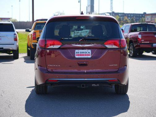 Velvet Red Pearlcoat 2017 Chrysler Pacifica Limited