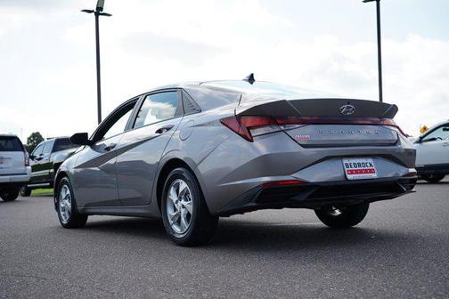 2023 Hyundai ELANTRA SE