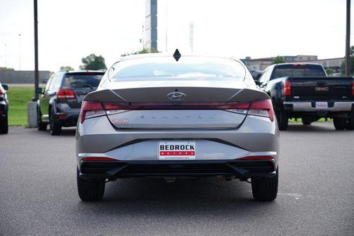 2023 Hyundai ELANTRA SE
