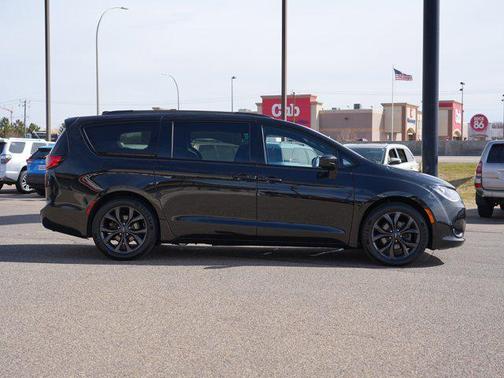 2018 Chrysler Pacifica Touring Plus