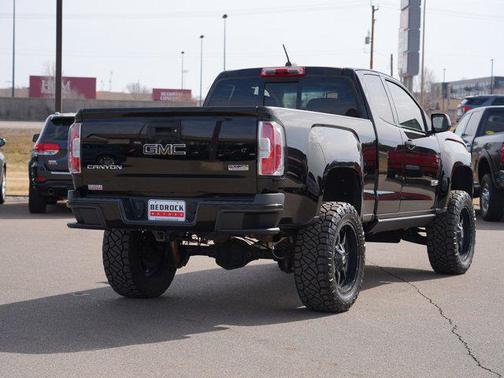 Onyx Black 2017 GMC Canyon SLE
