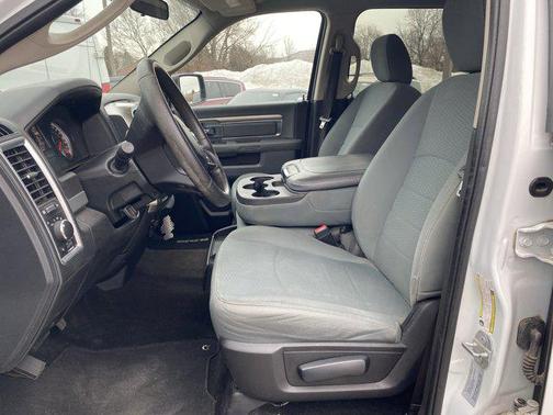 2017 RAM 2500 SLT Crew Cab 4x4 6'4' Box