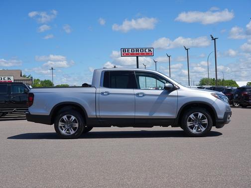 Lunar Silver Metallic 2017 Honda Ridgeline RTL-E