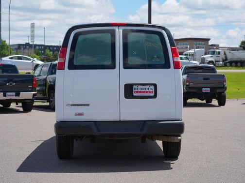 Summit White 2018 Chevrolet Express 2500 Work Van