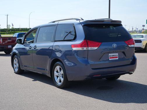Shoreline Blue Pearl 2014 Toyota Sienna LE