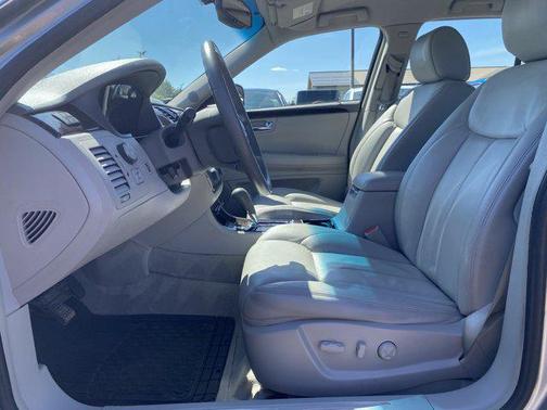 Light Platinum 2008 Cadillac DTS Base