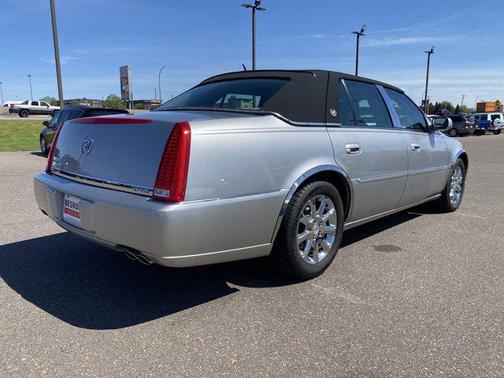 Light Platinum 2008 Cadillac DTS Base