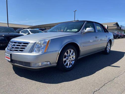 Light Platinum 2008 Cadillac DTS Base