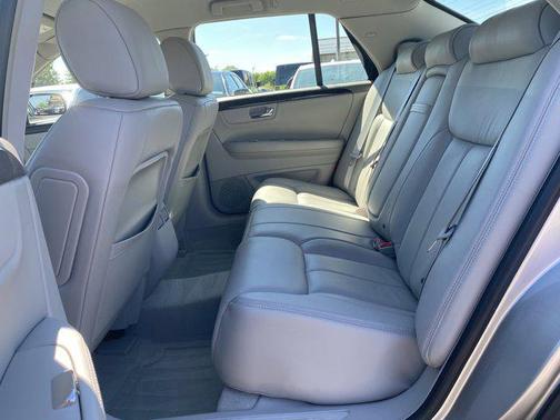 Light Platinum 2008 Cadillac DTS Base