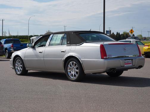 Light Platinum 2008 Cadillac DTS Base