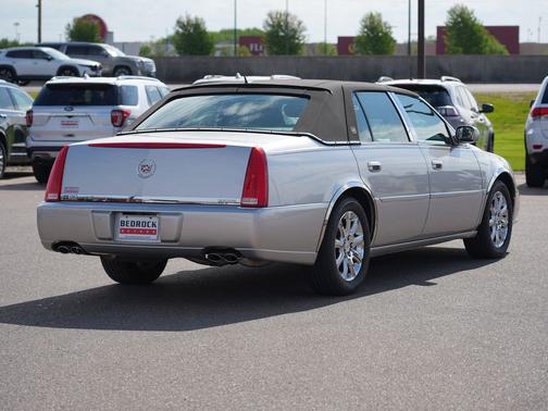 Light Platinum 2008 Cadillac DTS Base