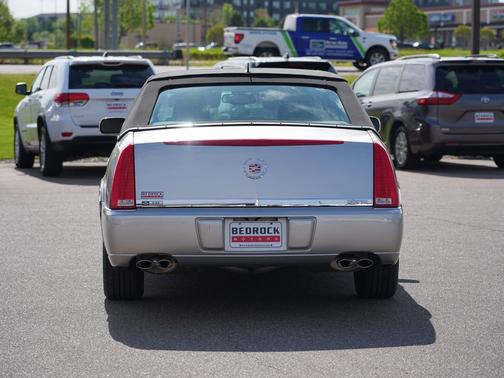 Light Platinum 2008 Cadillac DTS Base
