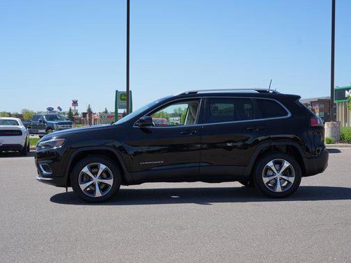 Diamond Black Crystal Pearlcoat 2019 Jeep Cherokee Limited