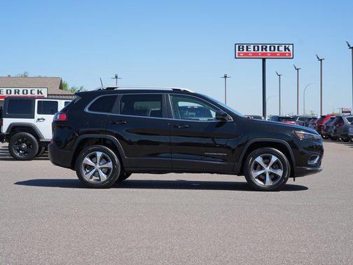 Diamond Black Crystal Pearlcoat 2019 Jeep Cherokee Limited