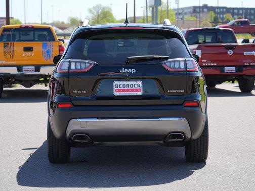 Diamond Black Crystal Pearlcoat 2019 Jeep Cherokee Limited