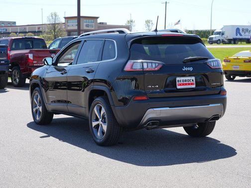 Diamond Black Crystal Pearlcoat 2019 Jeep Cherokee Limited