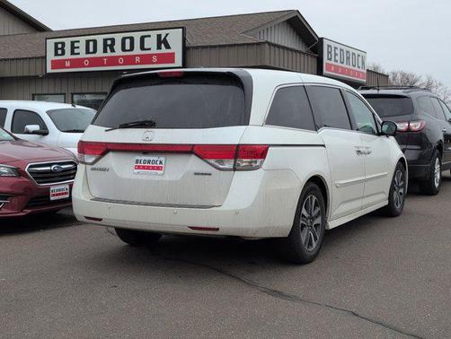 White Diamond Pearl 2017 Honda Odyssey Touring