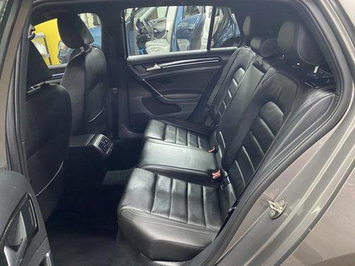 2016 Volkswagen Golf R 2.0T DSG