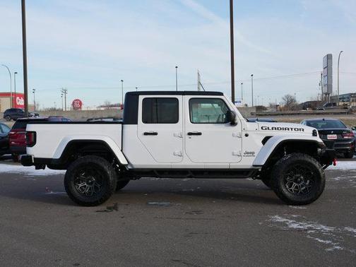 2022 Jeep Gladiator Overland