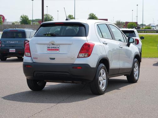 Silver Ice Metallic 2016 Chevrolet Trax LS
