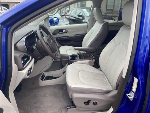 2018 Chrysler Pacifica Touring-L