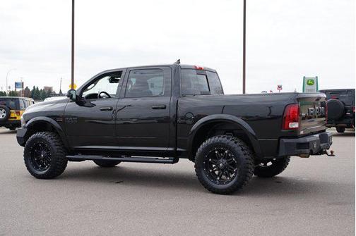 2017 RAM 1500 Night Crew Cab 4x4 5'7' Box