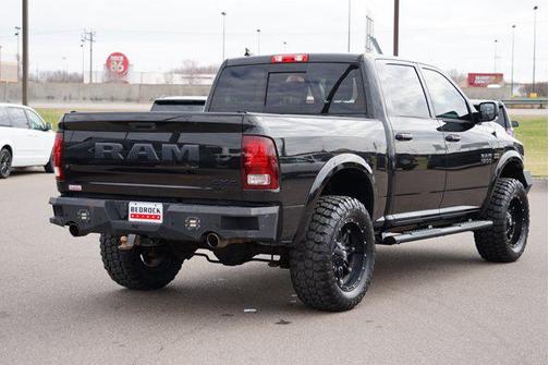 2017 RAM 1500 Night Crew Cab 4x4 5'7' Box