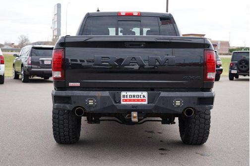 2017 RAM 1500 Night Crew Cab 4x4 5'7' Box