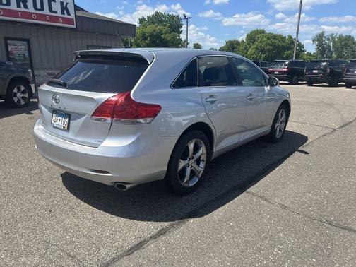 Classic Silver Metallic 2010 Toyota Venza Base
