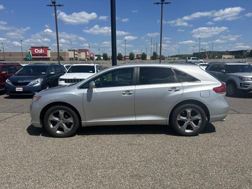 Classic Silver Metallic 2010 Toyota Venza Base