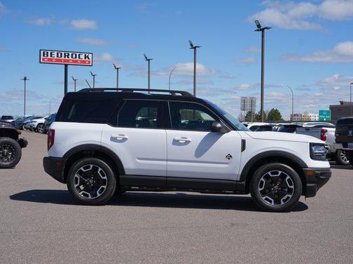 Oxford White 2024 Ford Bronco Sport Outer Banks