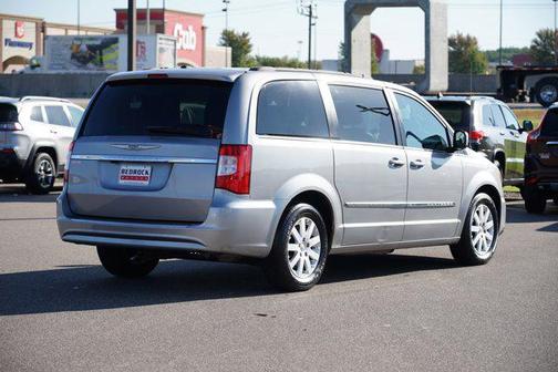 2015 Chrysler Town & Country Touring