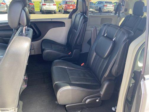 2015 Chrysler Town & Country Touring