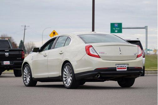 2014 Lincoln MKS Base