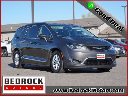 Granite Crystal Metallic Clearcoat 2018 Chrysler Pacifica Touring-L