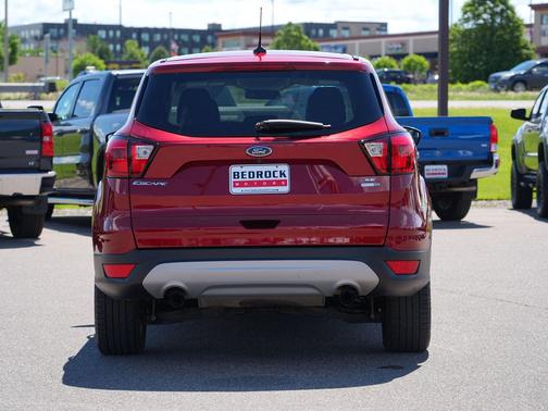 Ruby Red Metallic Tinted Clearcoat 2019 Ford Escape SE