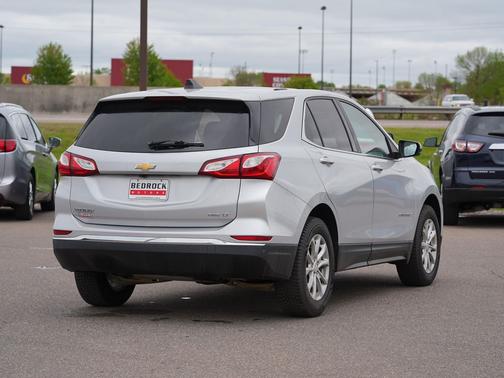 Silver Ice Metallic 2019 Chevrolet Equinox 1LT